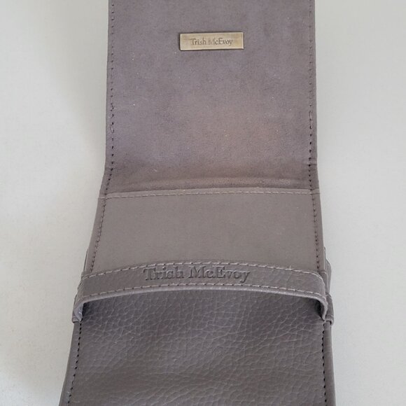 Trish McEvoy Makeup Travel Pouch ONLY Faux Leather from Confidence to Go Line - Picture 6 of 8